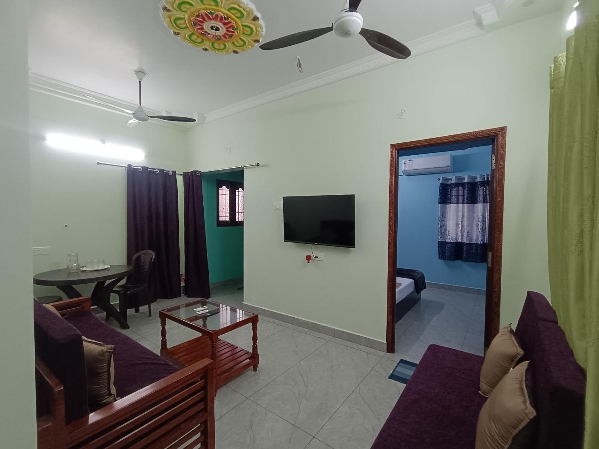 Sk Villa Homestay 蓬蒂切里 外观 照片