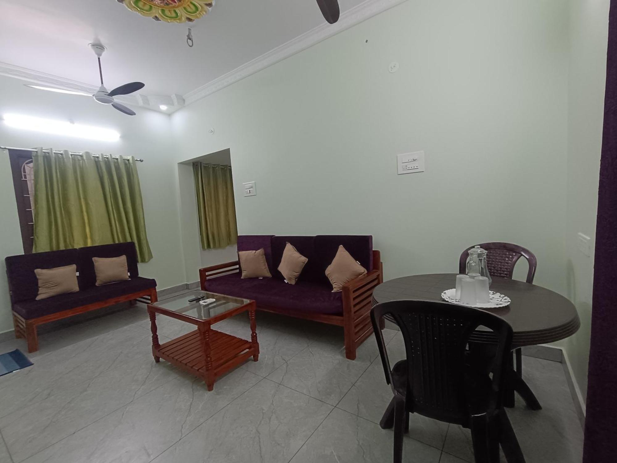 Sk Villa Homestay 蓬蒂切里 外观 照片